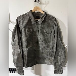 Vuori Camo Button Up Jacket, Women’s XL